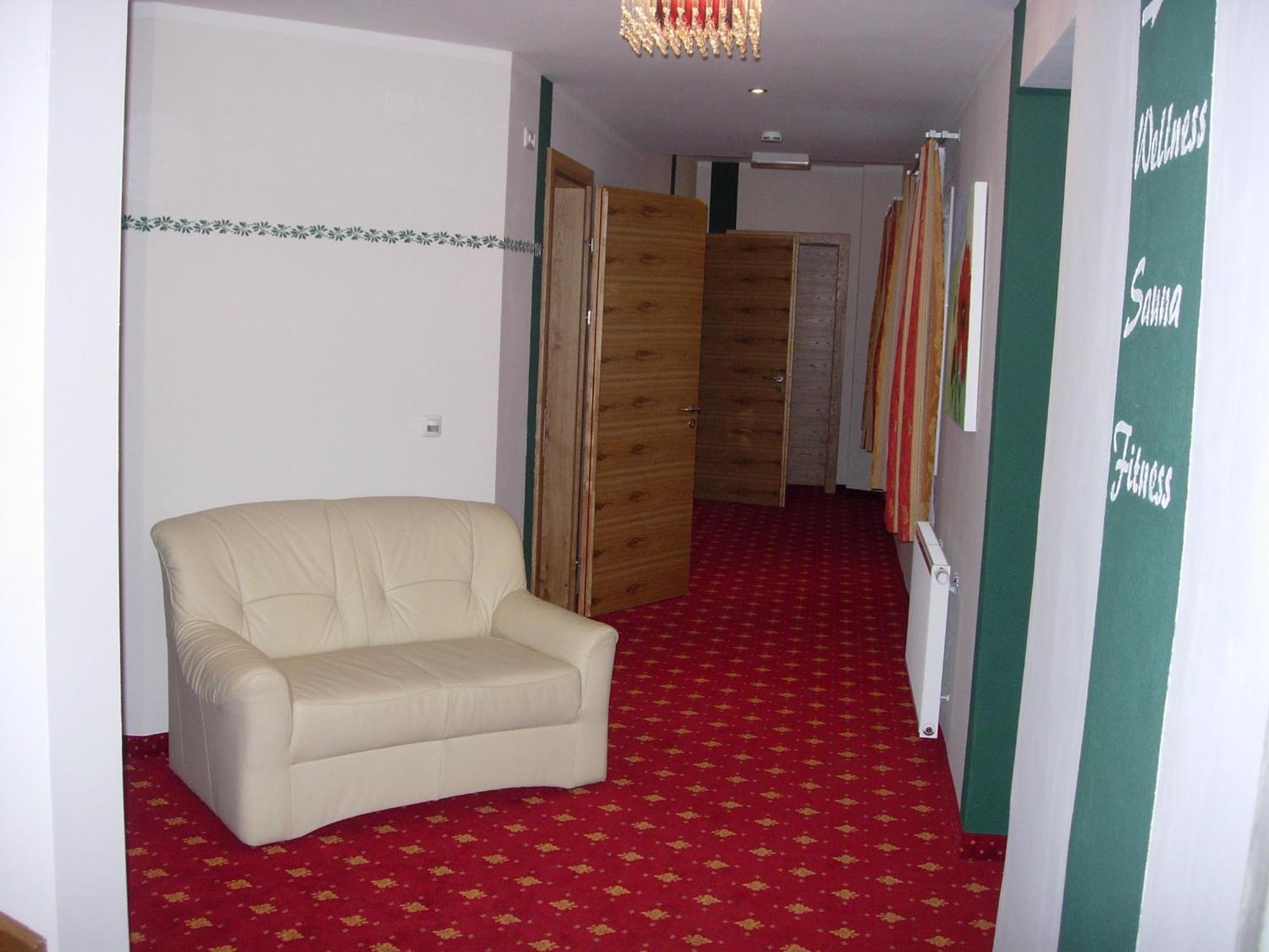 Erlebnis-Hotel-Appartements Latschach ober dem Faakersee Buitenkant foto